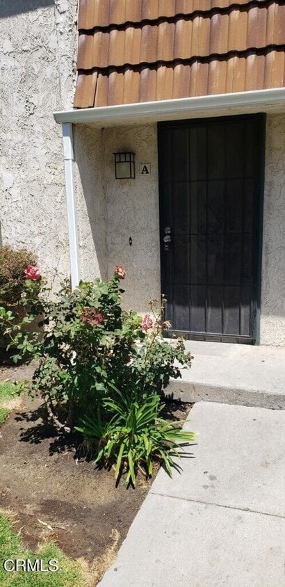 Primary Photo - 102 E Ventura St