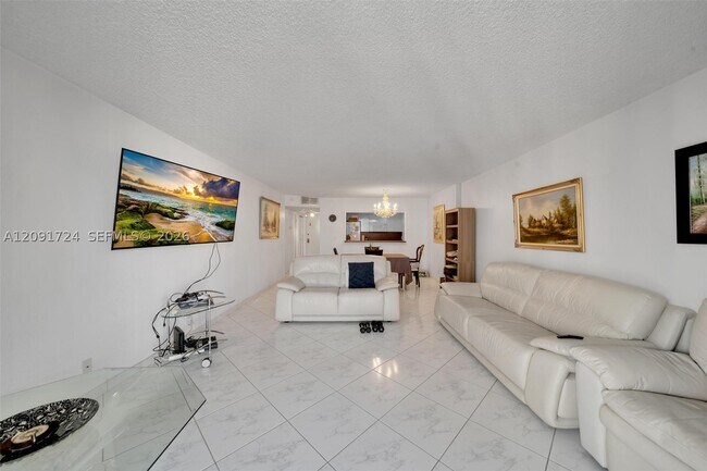 Foto del edificio - 18151 NE 31st Ct