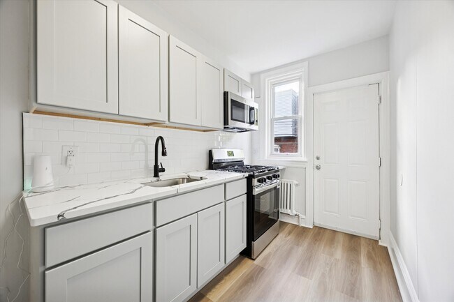 Foto del edificio - 5818 Addison St