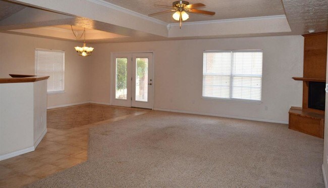 Foto del edificio - 3700 Benjamin Davis Dr