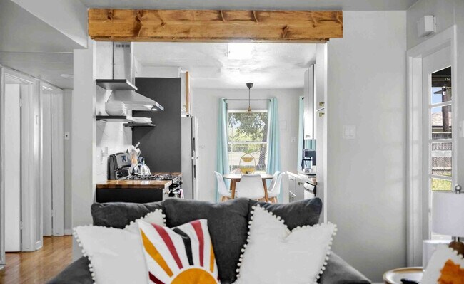 Foto del edificio - 318 Aberdeen Ave