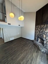 Building Photo - 1242 E Guinevere St