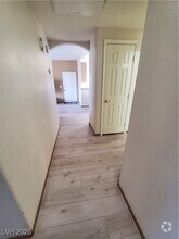 Building Photo - 75 N Valle Verde Dr