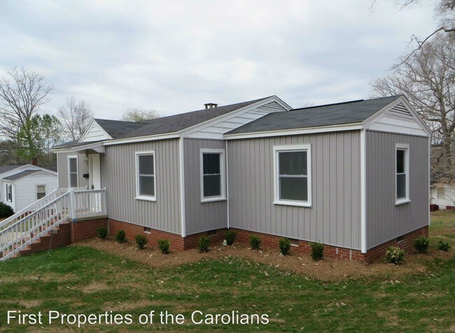 Building Photo - 208 Myers St