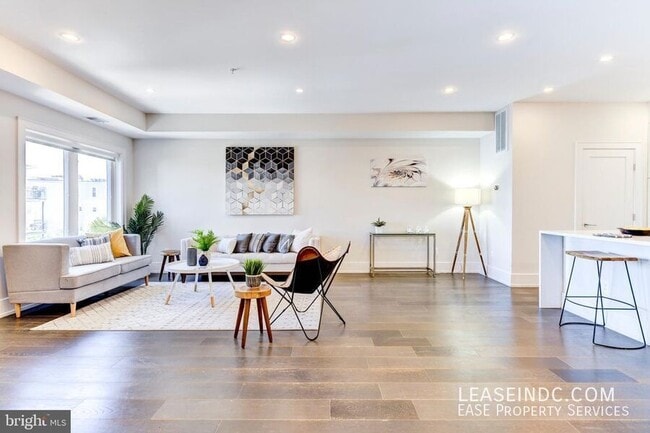 Building Photo - 3467 Holmead Pl NW