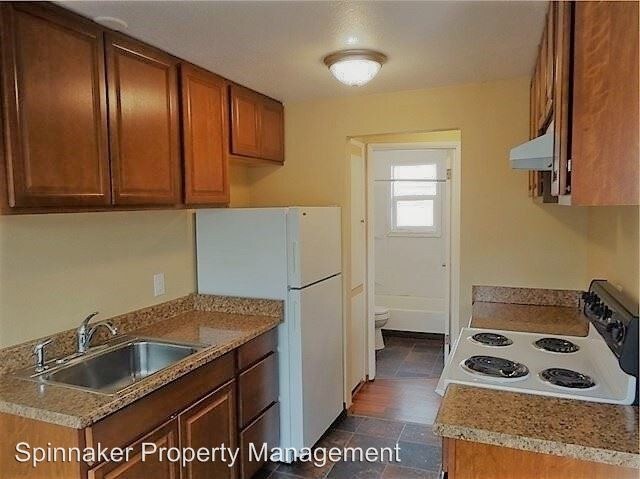 Primary Photo - 8814-8815 Lochburn Ln SW