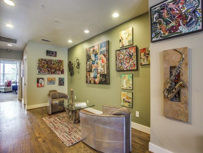 Foto del edificio - 5055 Addison Cir