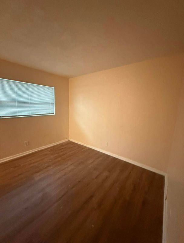 Foto principal - 1028 NW 3rd Ave