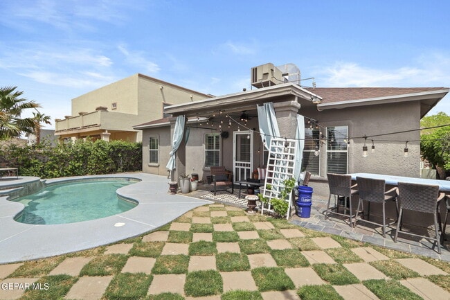 Building Photo - 1517 Deer Ridge