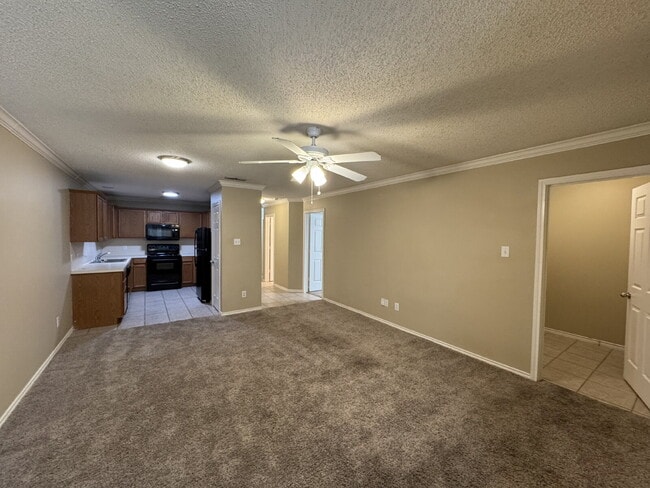 Foto del edificio - Captivating Home Located in Northwest Corr...