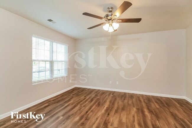 Building Photo - 7429 Hidden Creek Dr