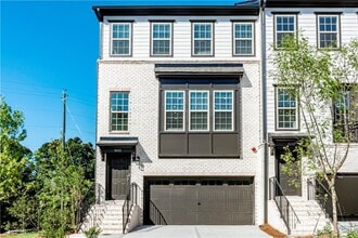 Building Photo - 1662 Mountain Top Ln SE