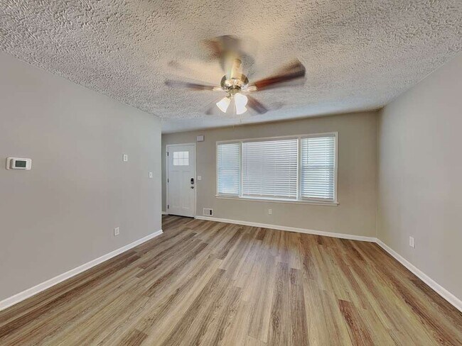 Foto del edificio - 4172 Renfrew Ct SW