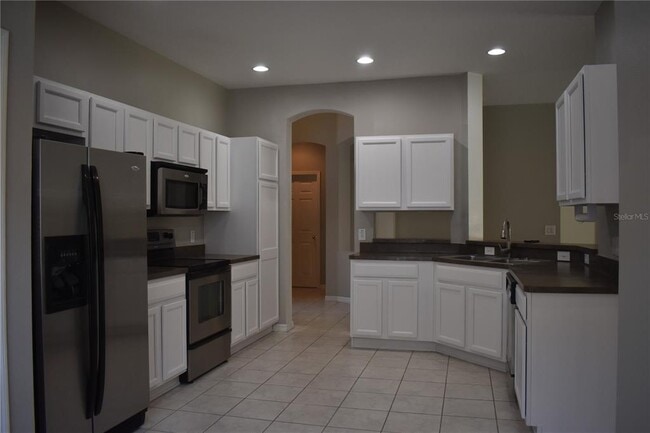 Building Photo - 644 Chesney Dr