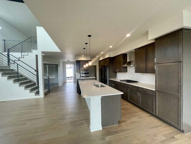 Foto del edificio - stunning two-story home with open-concept ...
