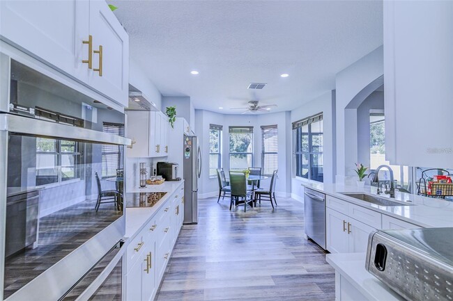 Building Photo - 12715 Moss Park Ridge Dr