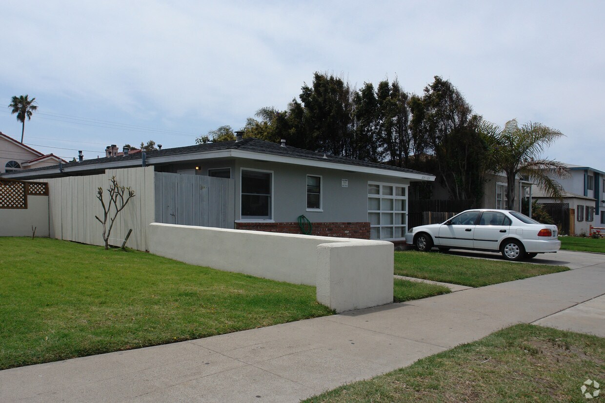 Foto del edificio - 825-831 Diamond St
