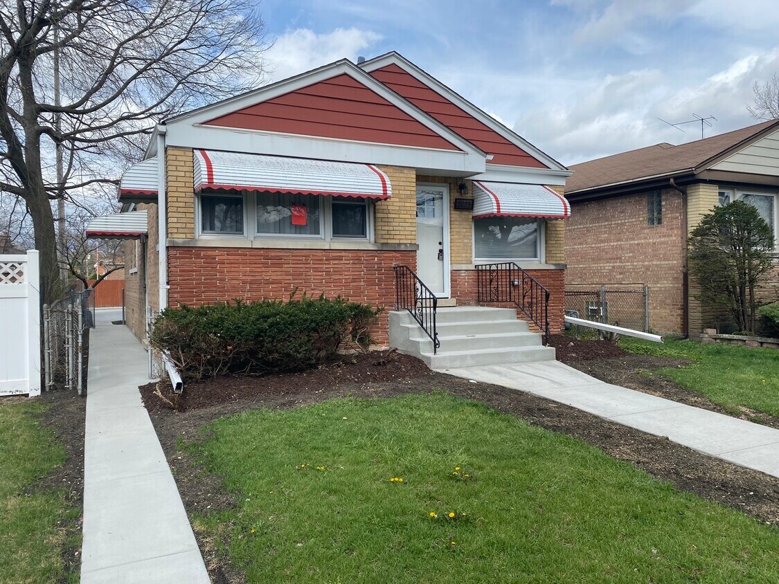 2028 S 21st Ave, Broadview, IL 60155 House Rental in Broadview, IL