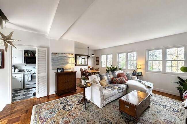 Foto del edificio - 3623 Greenway Pl