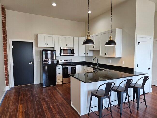 Foto del edificio - 9 S Main St