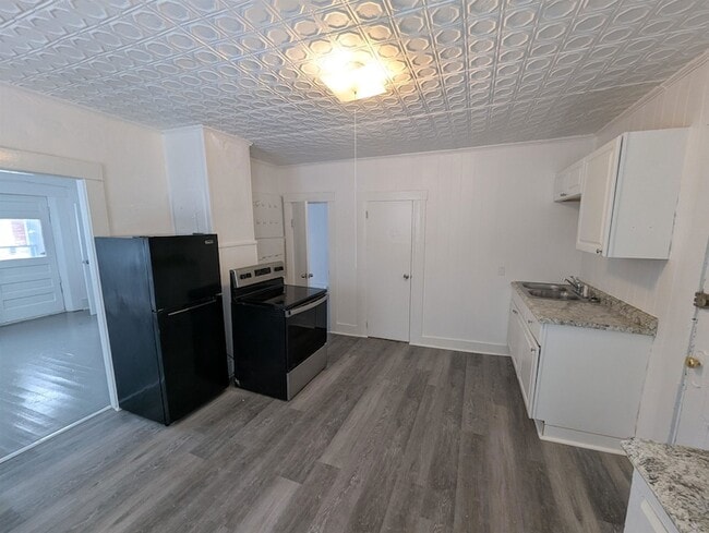 Foto del edificio - 13-15 Walnut Street Unit 2