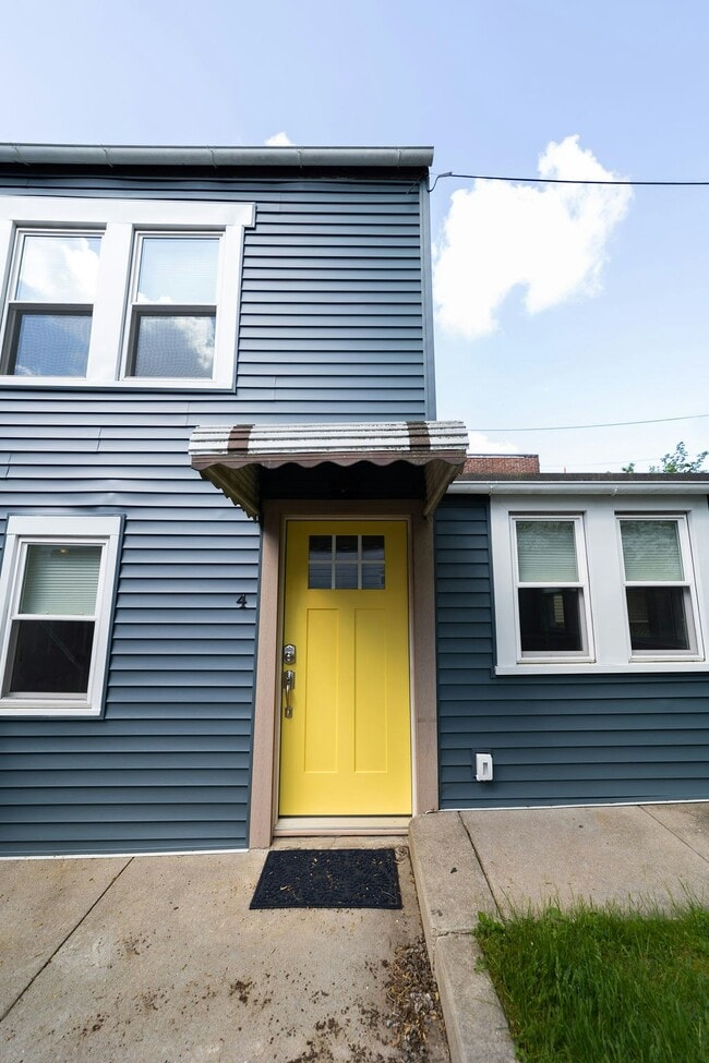 Building Photo - 445 W Lemon St