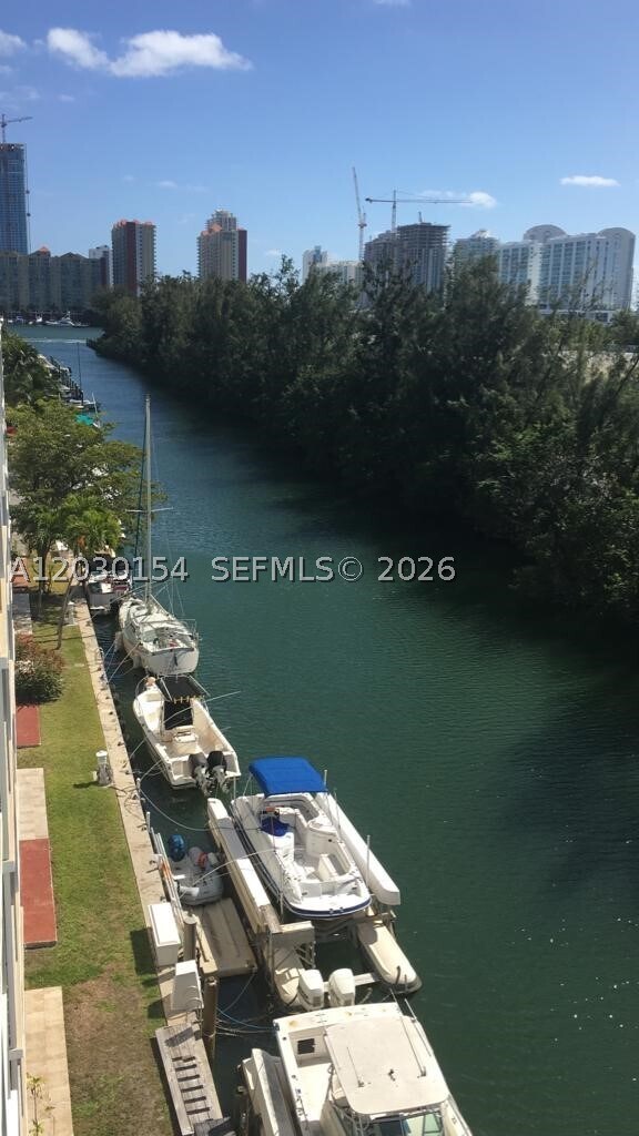 Foto del edificio - 3660 NE 166th St