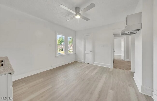 Foto del edificio - 793 E 156th St