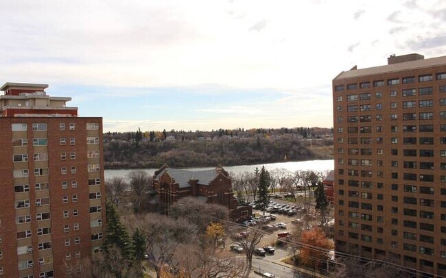 Photo du bâtiment - 311 6th Ave N