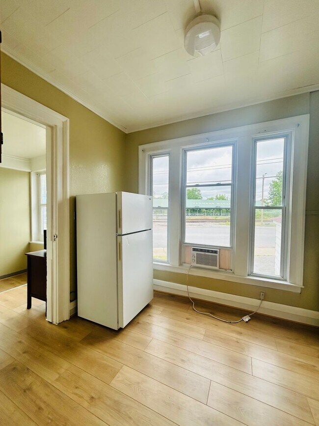 Building Photo - 148 N Mechanic St