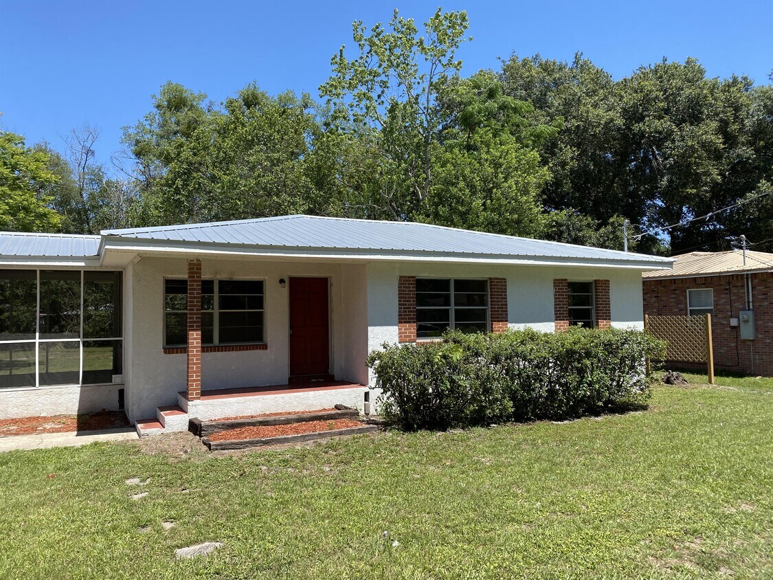 2624 Silver Lake Dr, Palatka, FL 32177 House Rental in Palatka, FL