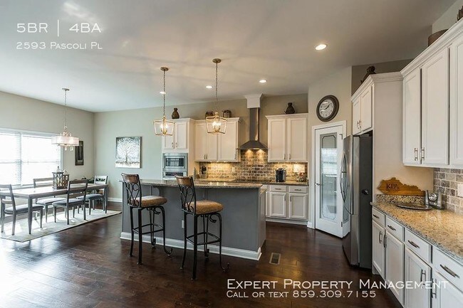 Building Photo - 2593 Pascoli Pl