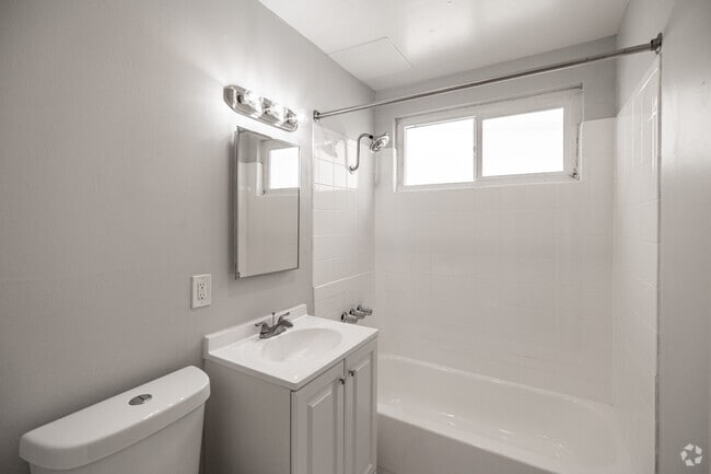 1HAB 1BA - Baño - 2159 Elm