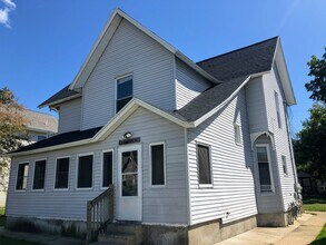 Building Photo - 434 Crawford St SE