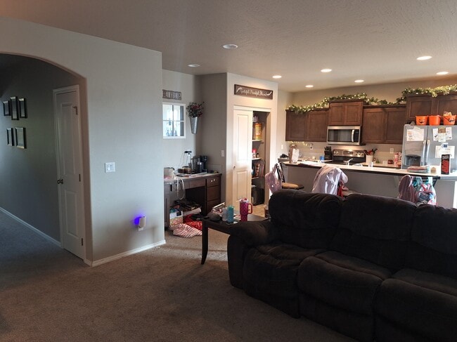 Living Riom - 4140 Furlong Ave SE