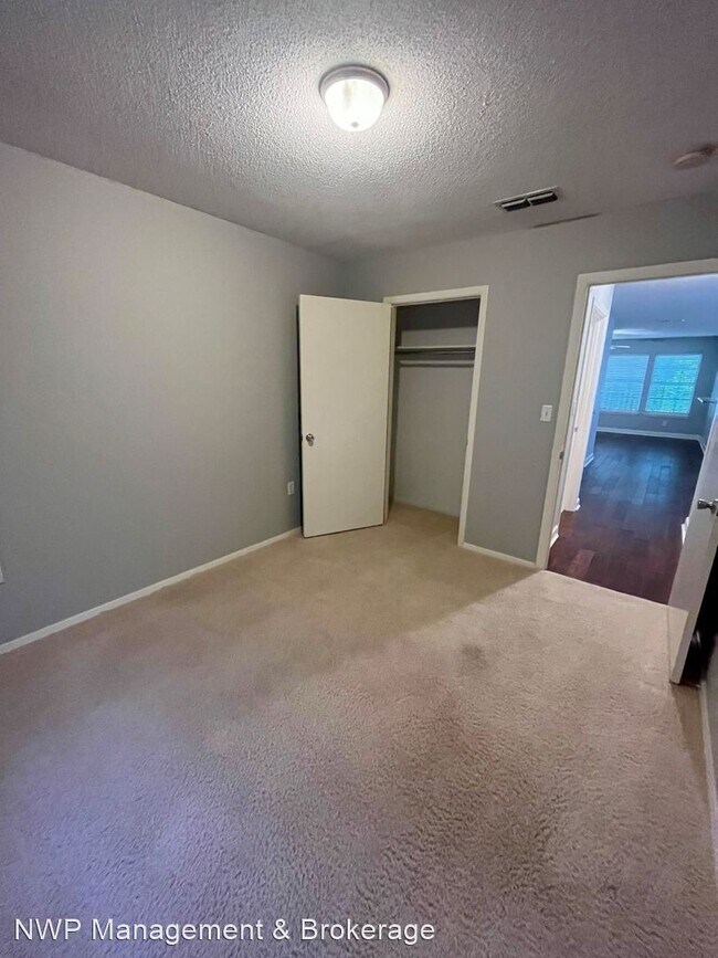 Building Photo - 3 br, 2 bath House - 304 Willowbrook Ln