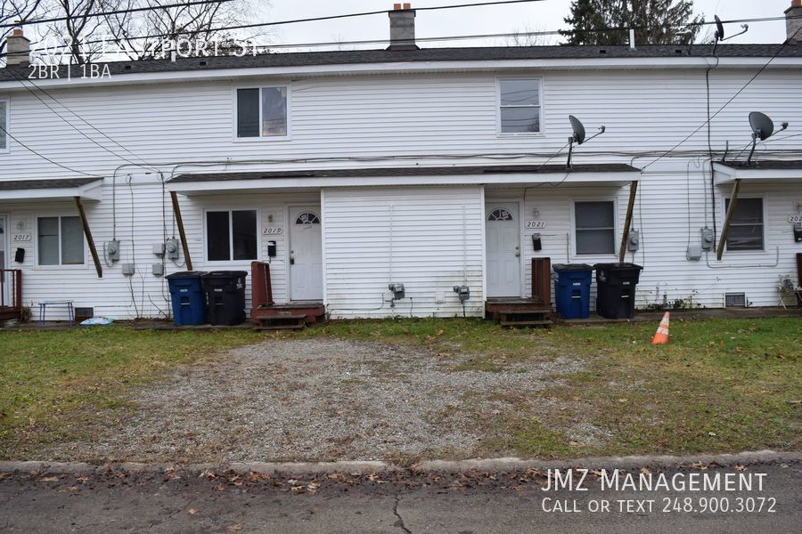 Primary Photo - Two Bedroom and one bath townhouse!