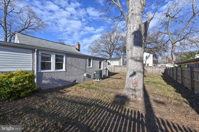 Foto del edificio - 1615 Grange Rd