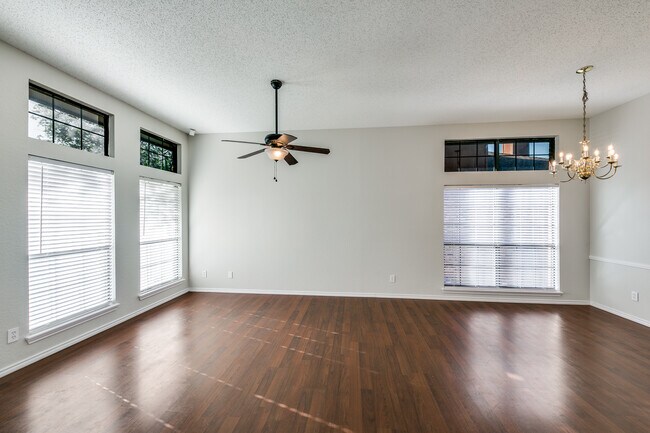 Building Photo - 7917 Vienna Dr