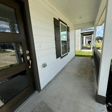 Building Photo - 16750 N Marie Vlg Dr