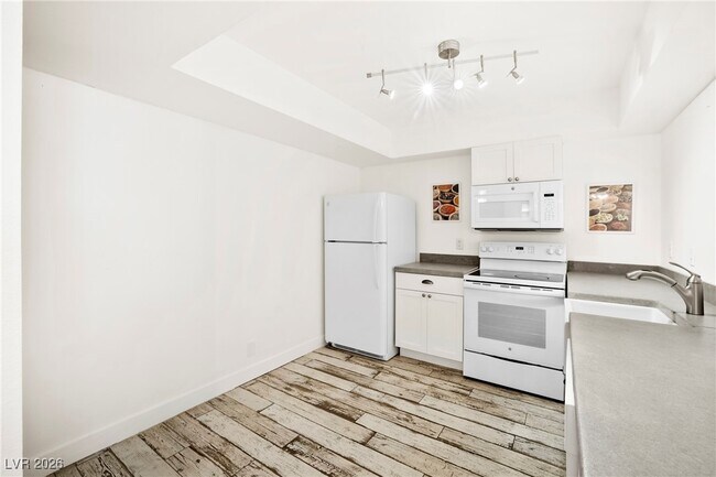 Building Photo - 3930 University Center Dr