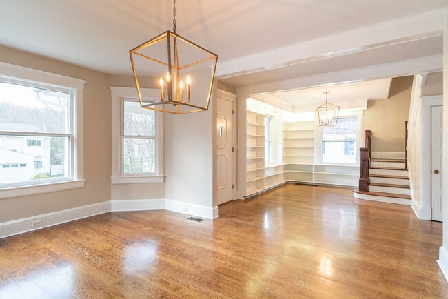 Foto del edificio - 221 E Burke St