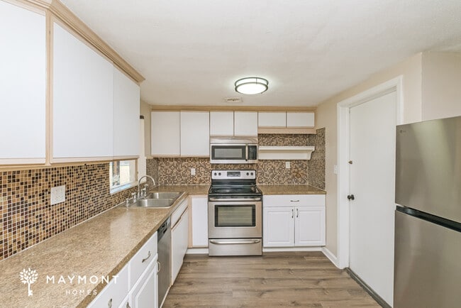 Building Photo - 7914 Bracken Dr