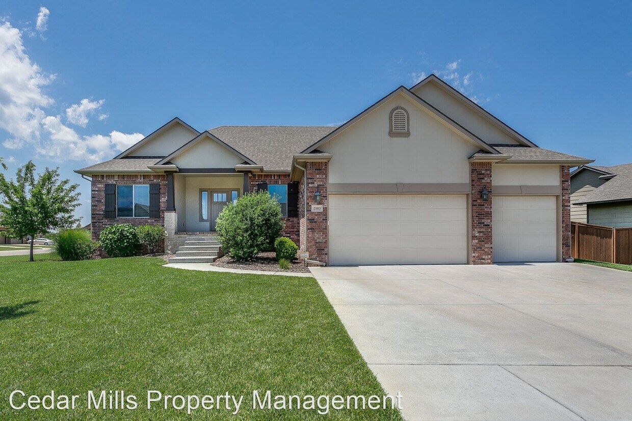 Primary Photo - 5 br, 3 bath House - 2503 N Flutter Circle