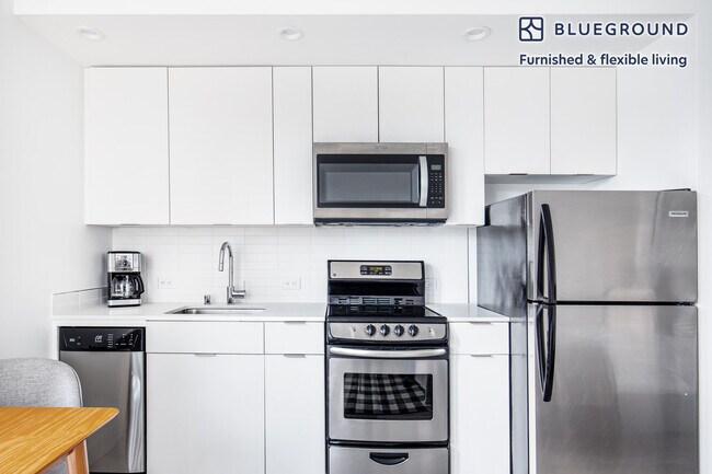 Building Photo - 120 10th Ave E