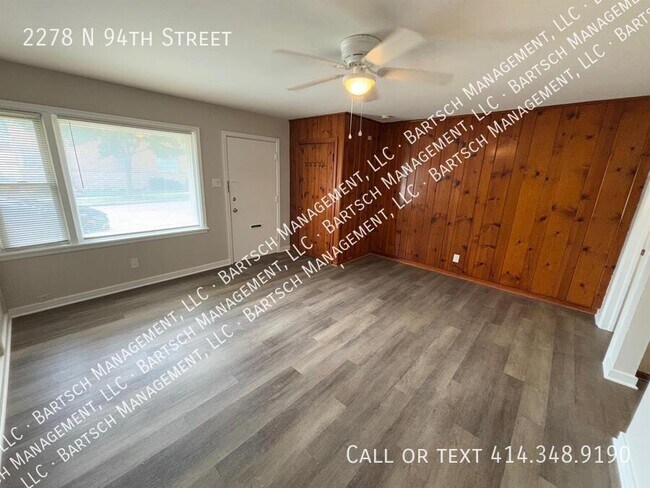 Foto del edificio - 2278 N 94th St
