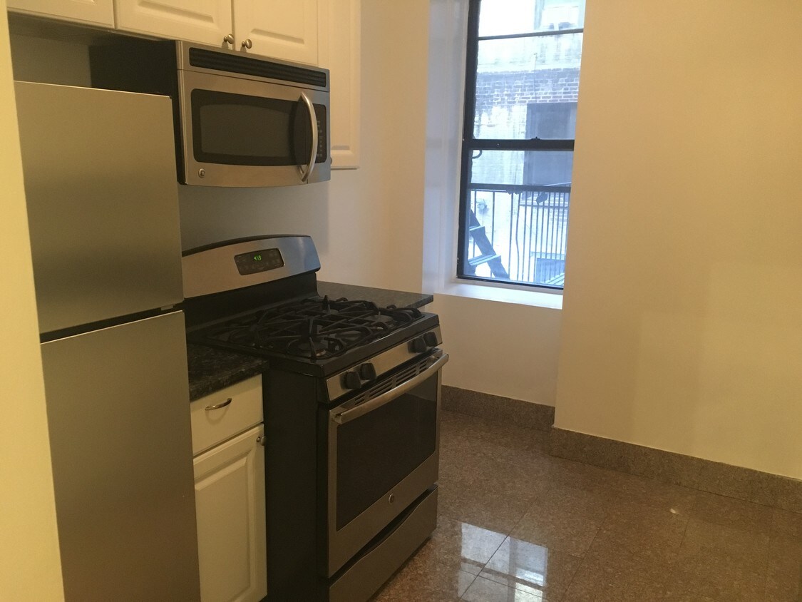 Primary Photo - 230 Ocean Pkwy