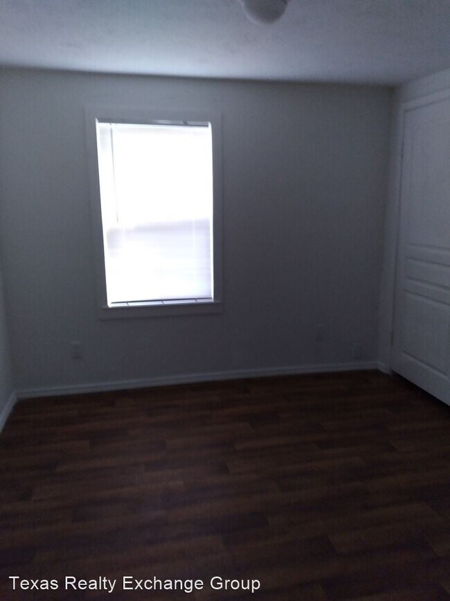 Building Photo - 3 br, 1 bath House - 1025 Fordyce E Yazquirre