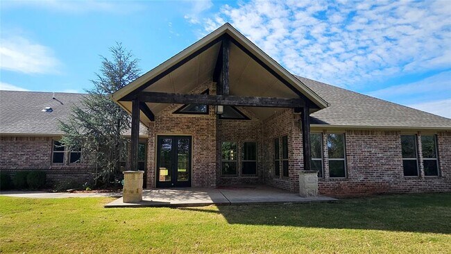 Building Photo - 6301 Hilltop Dr