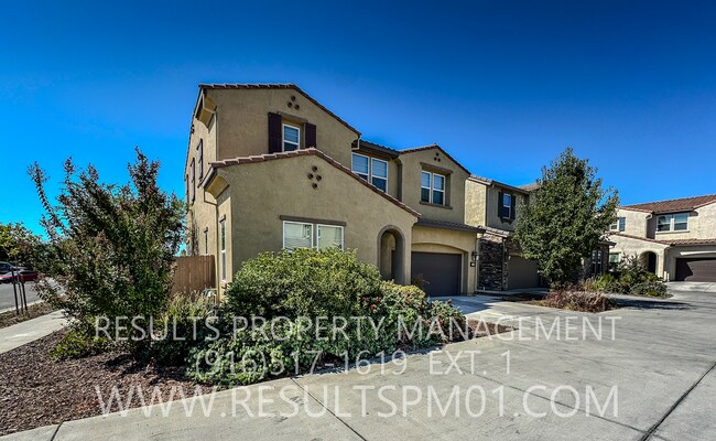 Foto del edificio - 136 Lily Bay Cir